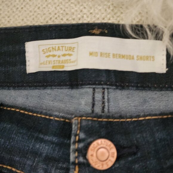 Levi Strauss Denim Mid-Rise Bermuda Shorts Boat Coastal Casual Classic Sz 12 EUC - Picture 7 of 14